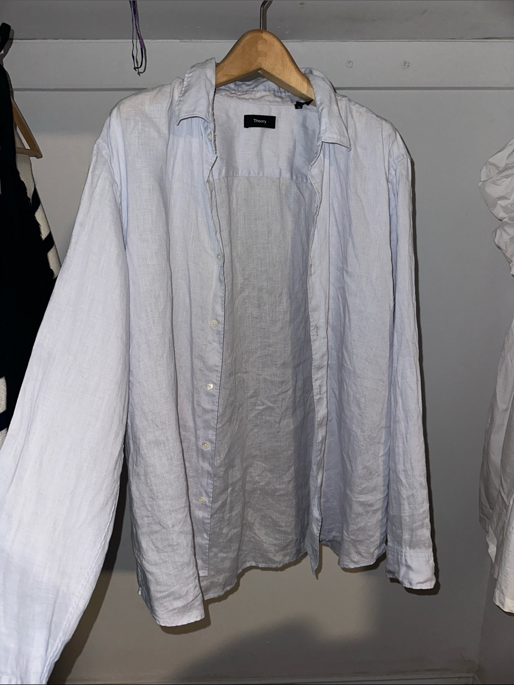 Theory Men's Zach Lightweight 100% Linen Shirt
